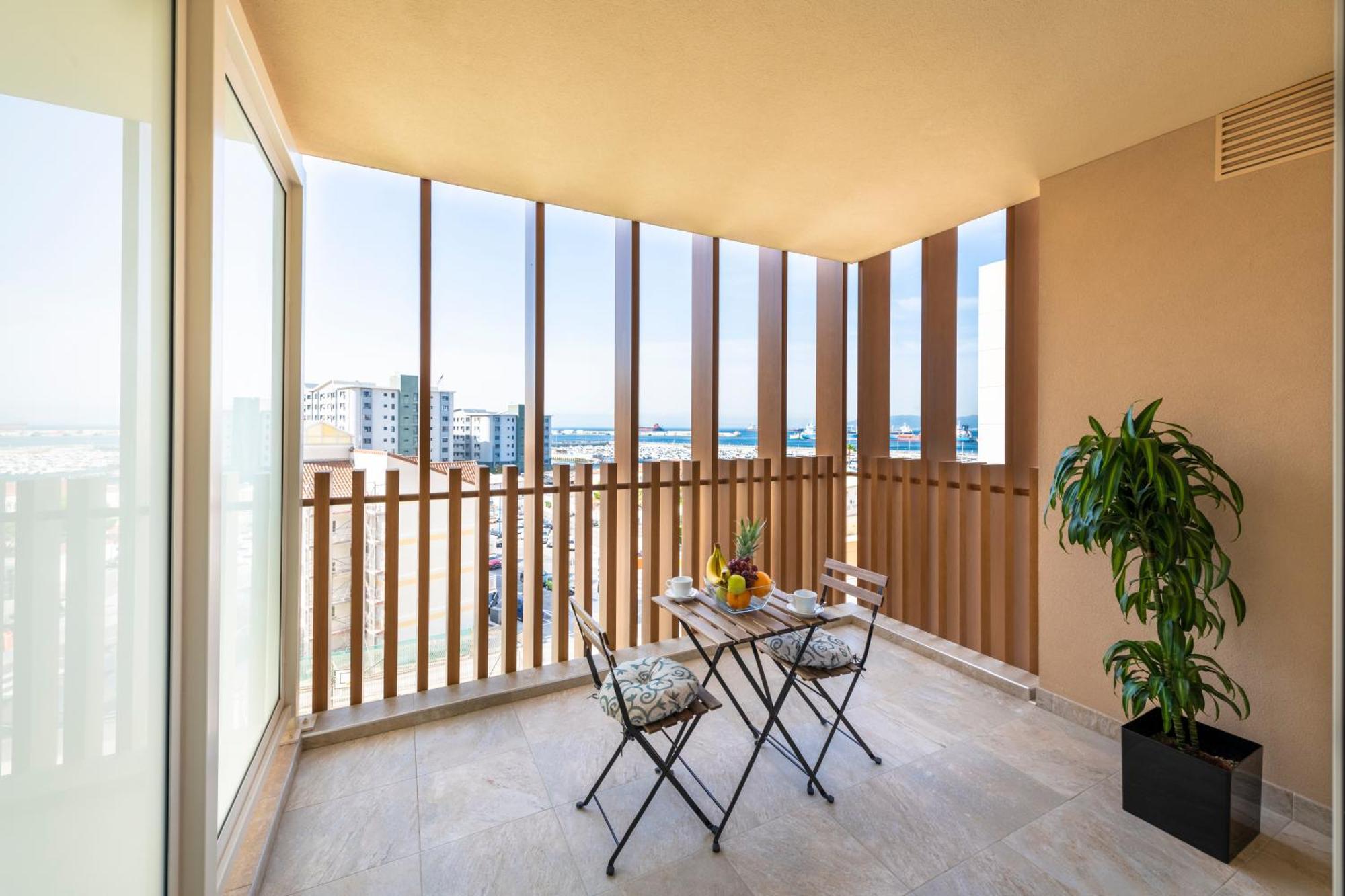 Bentley Holiday Apartments - West One Gibraltar Ngoại thất bức ảnh